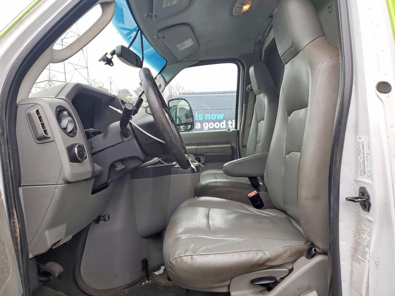 2021 Ford E450 BOX Truck