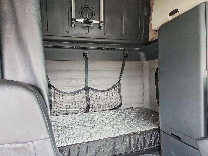 2020 Freigliner 2020 Freightliner Cascadia 126 Semi Truck