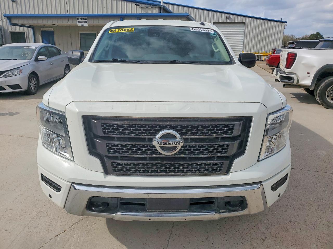 2021 Nissan Titan SV