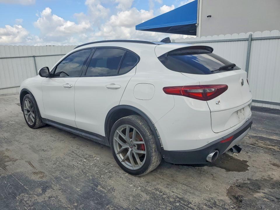 2018 Alfa Romeo Stelvio ti Sport