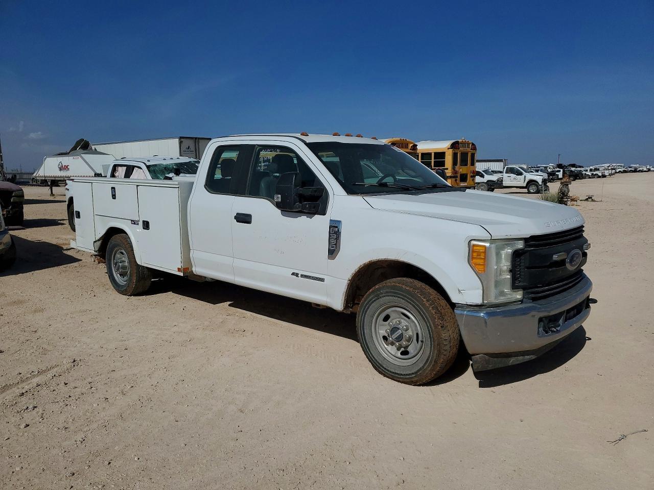 2017 Ford F350 Super Duty Utility / Service Truck