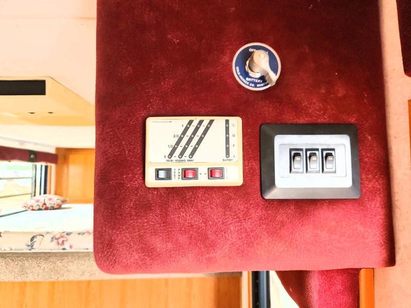 2000 Sundowner Livestock Trailer