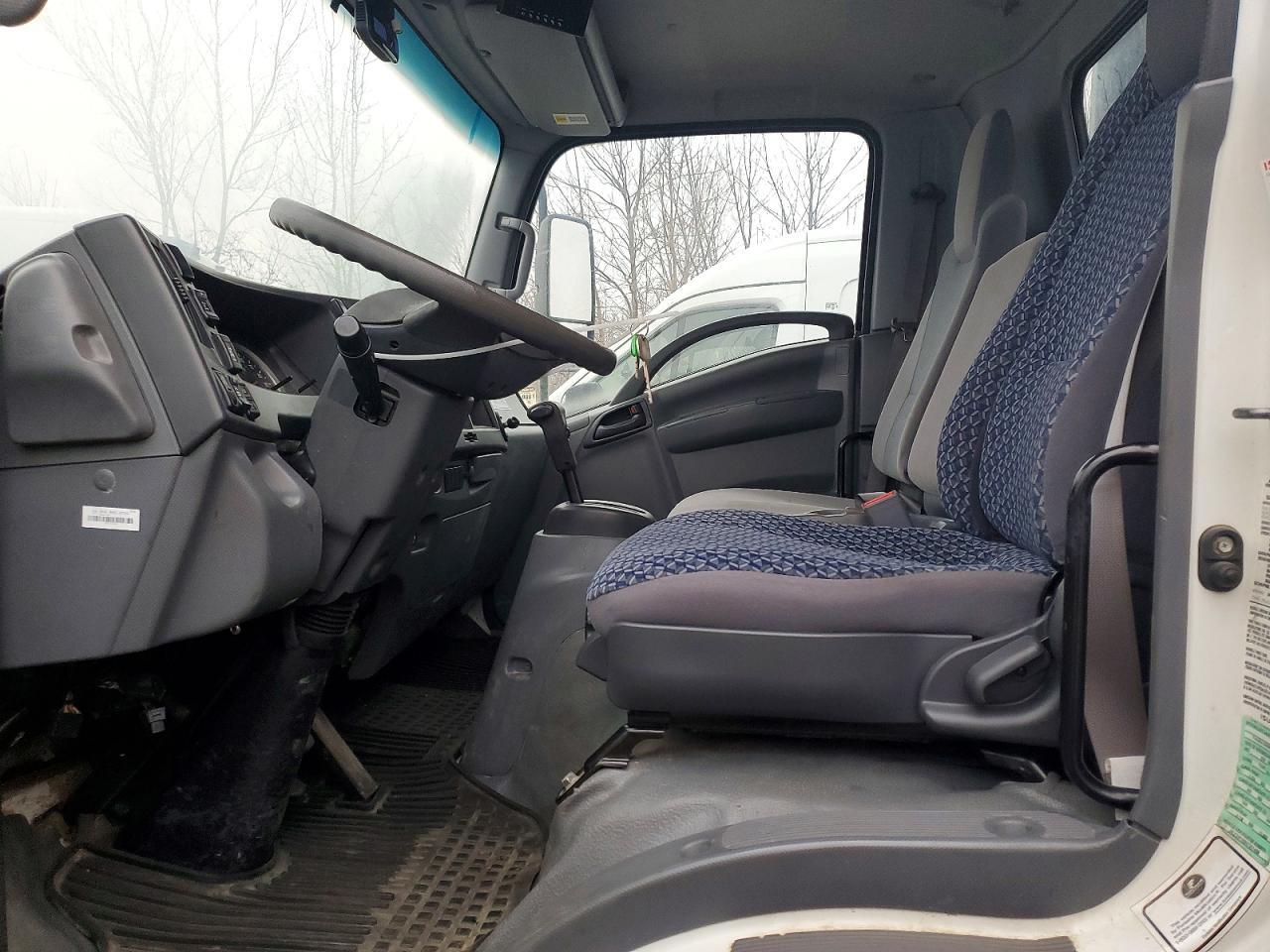 2017 Isuzu NRR Flatbed Truck