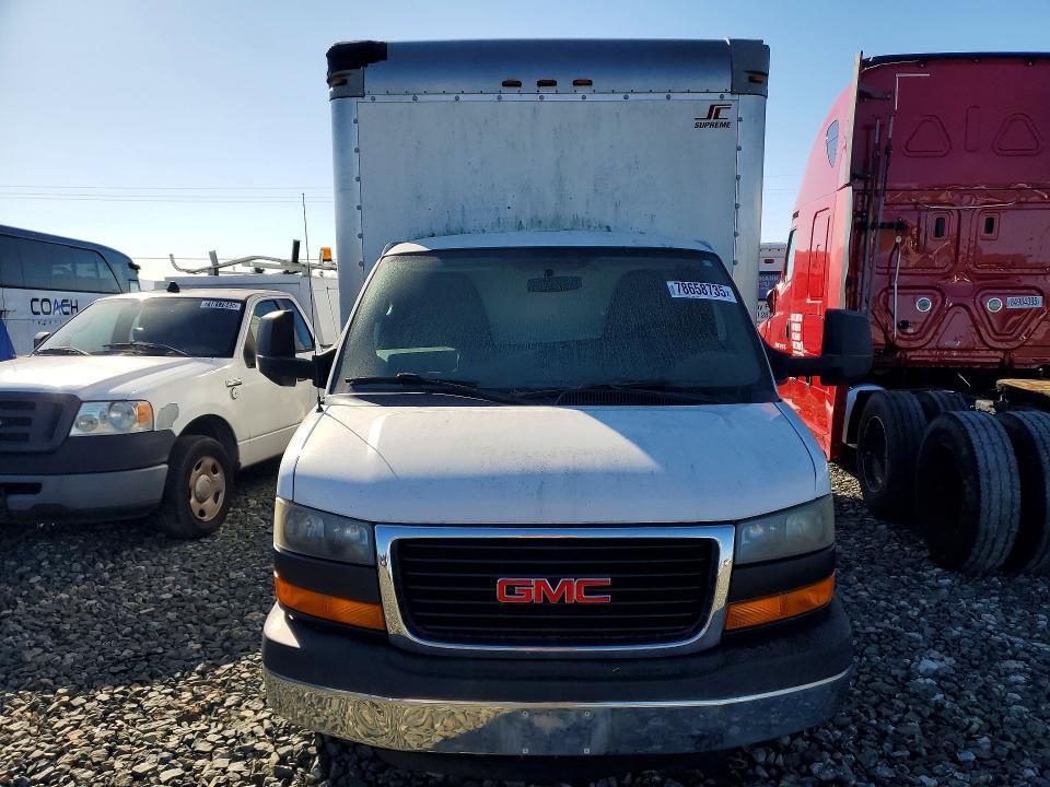 2014 GMC Savana box Truck