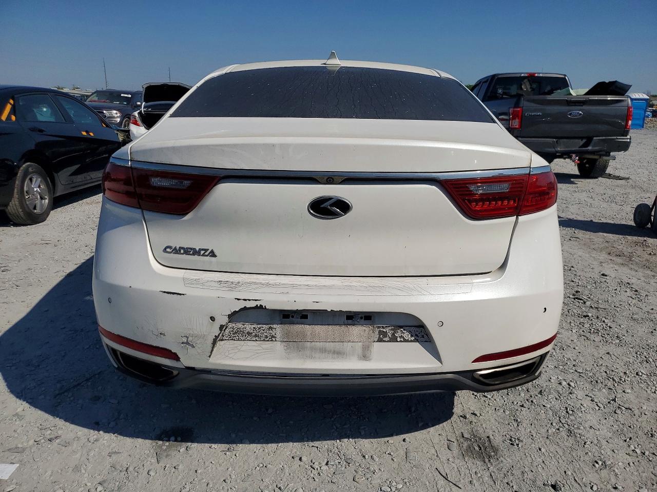 2017 KIA Cadenza Premium