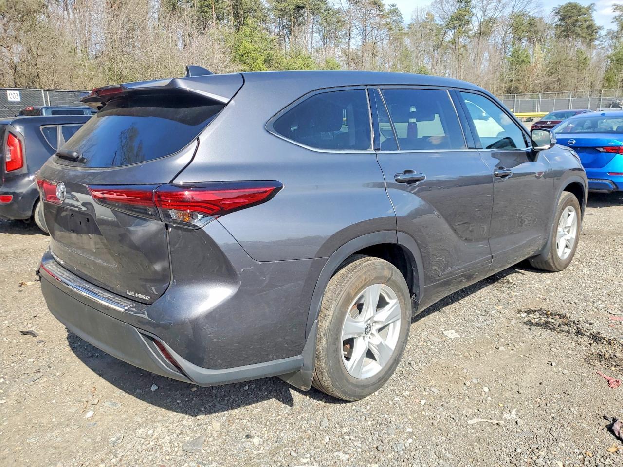 2022 Toyota Highlander le