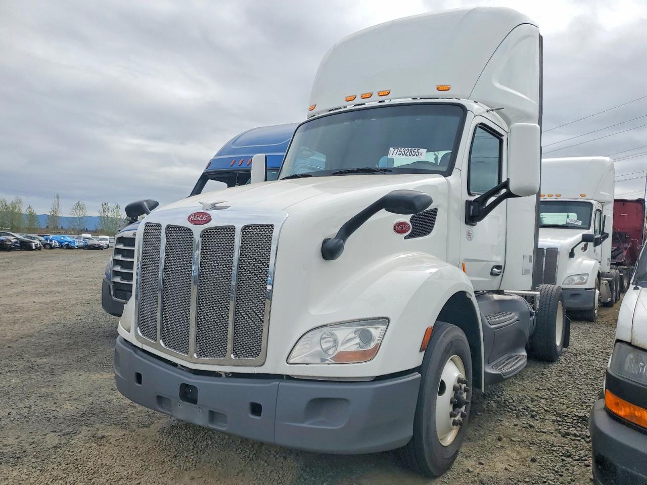 2018 Peterbilt 579 Semi Truck
