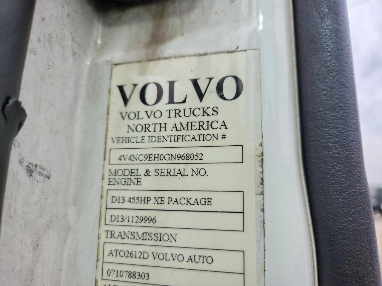 2016 Volv O VNL Semi Truck