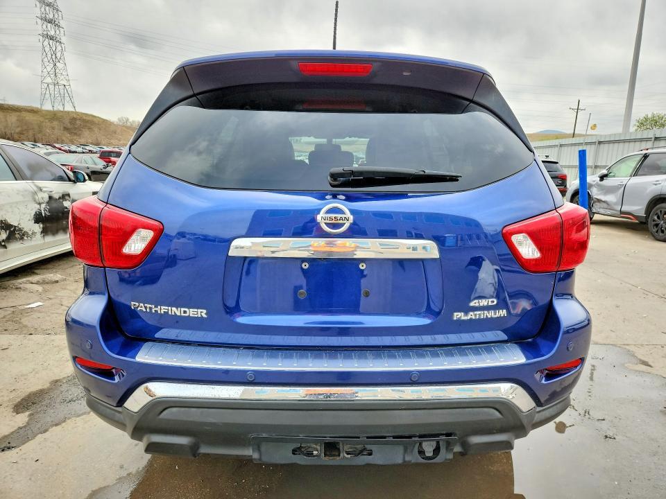 2017 Nissan Pathfinder Platinum