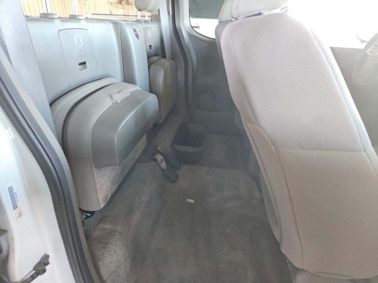 2015 Nissan Frontier S