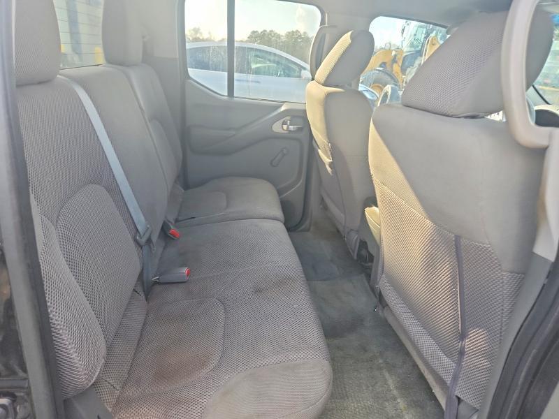 2016 Nissan Frontier s