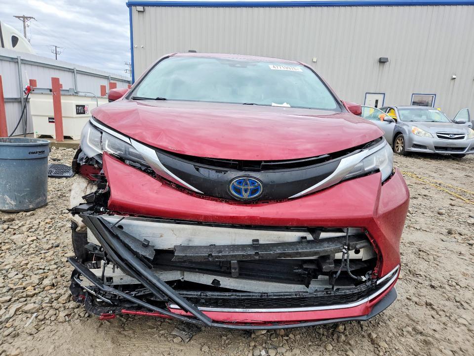 2022 Toyota Sienna xle 7-passenger