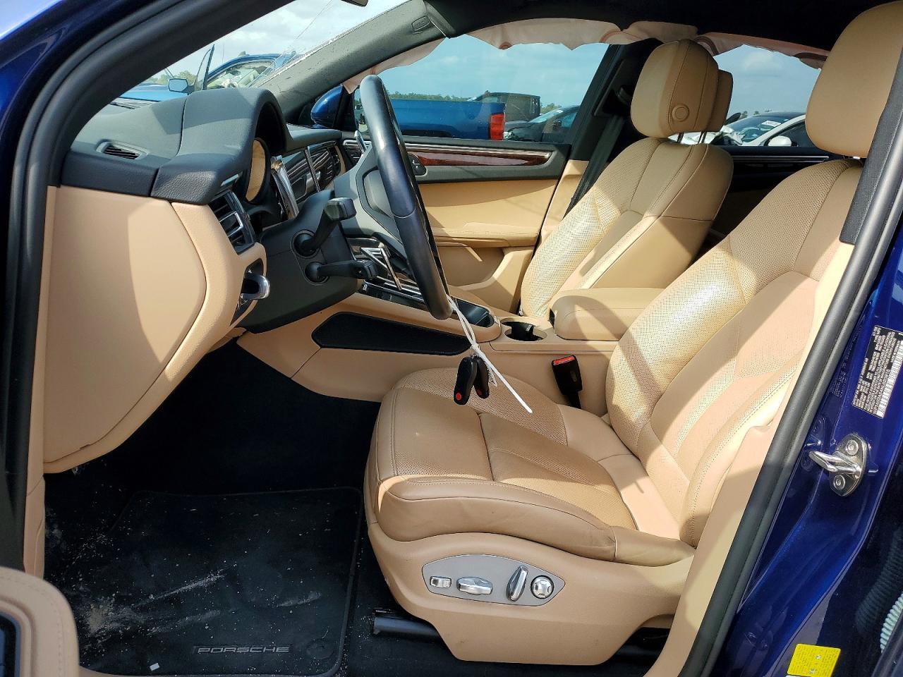 2022 Porsche Macan s