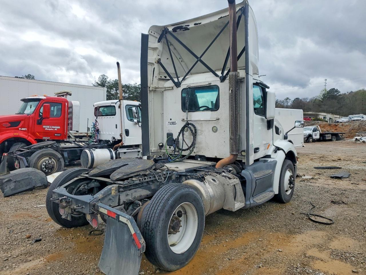 2017 Peterbilt 579 Semi Truck