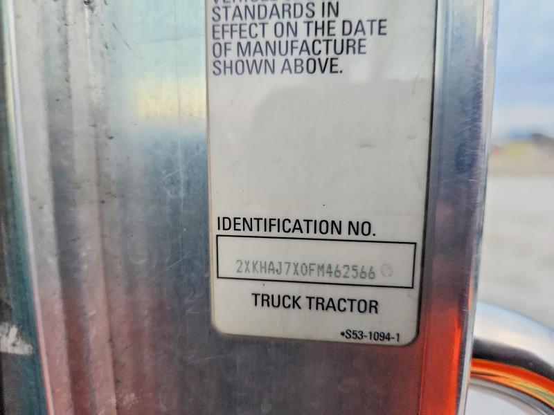 2015 Kenworth T330 Semi Truck