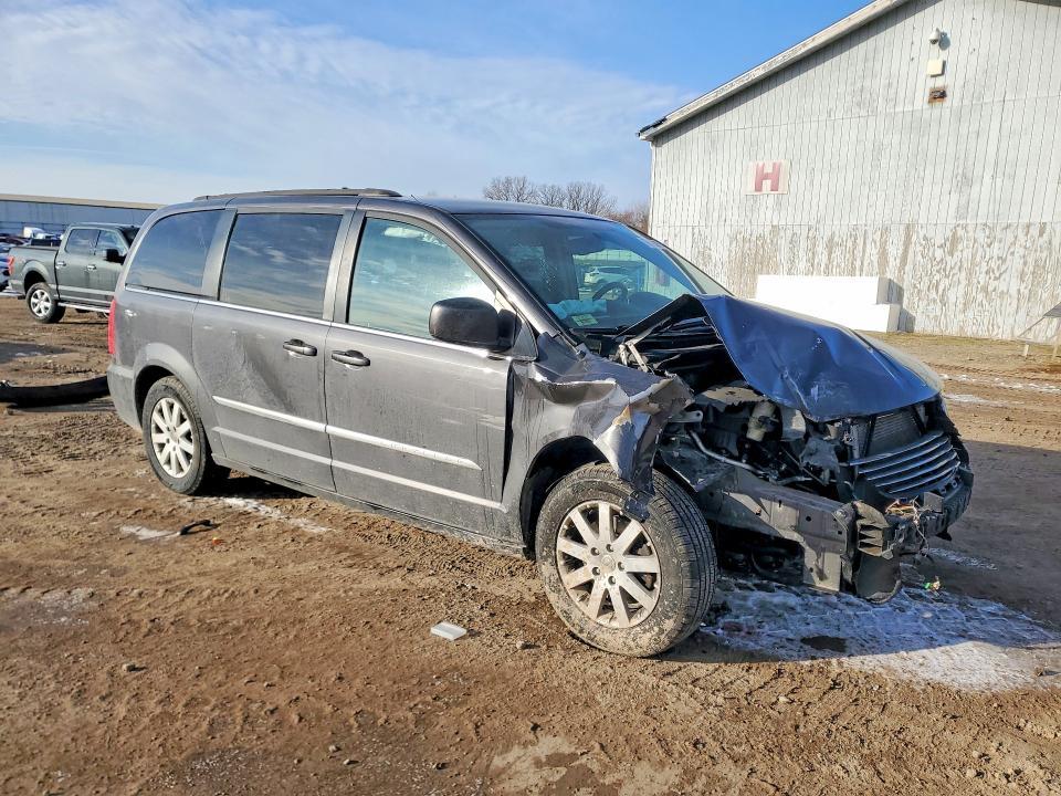 2016 Chrysler Town & Country Touring