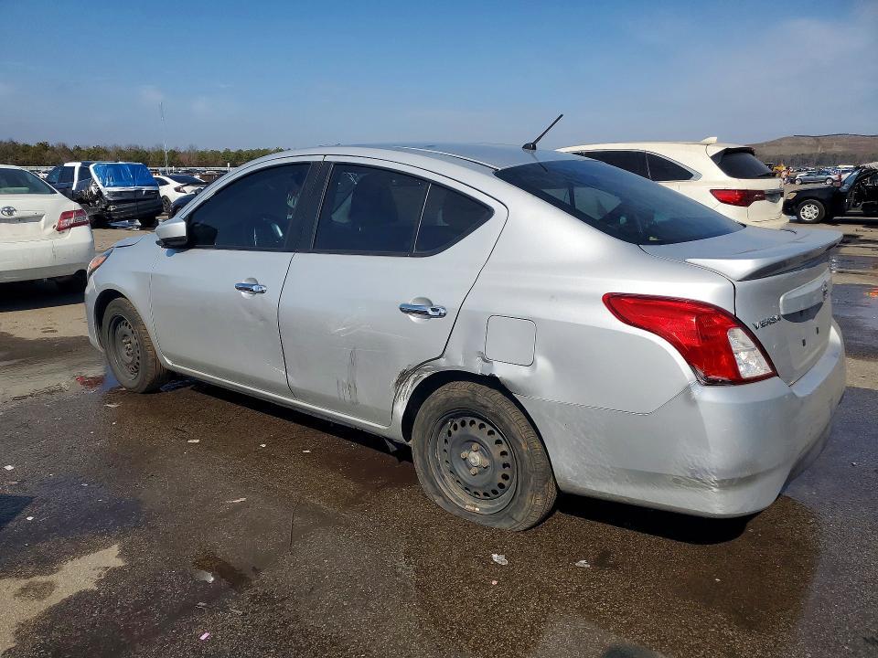 2019 Nissan Versa sv