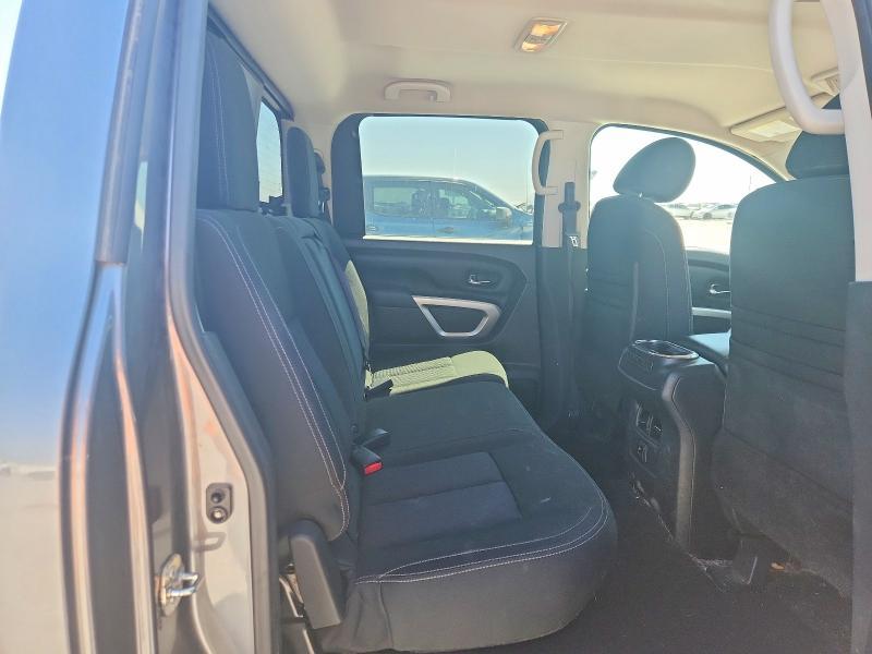 2018 Nissan Titan SV