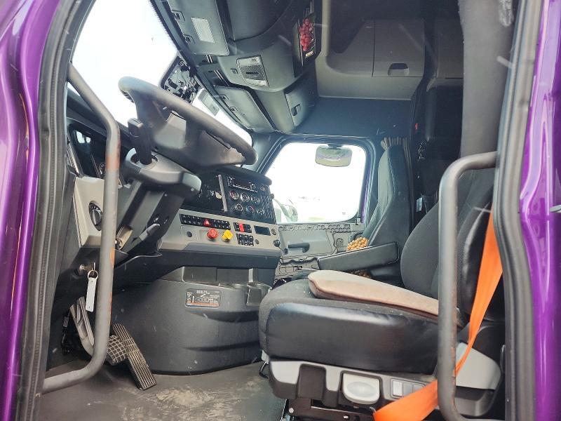 2021 Freightliner Cascadia 126 Semi Truck