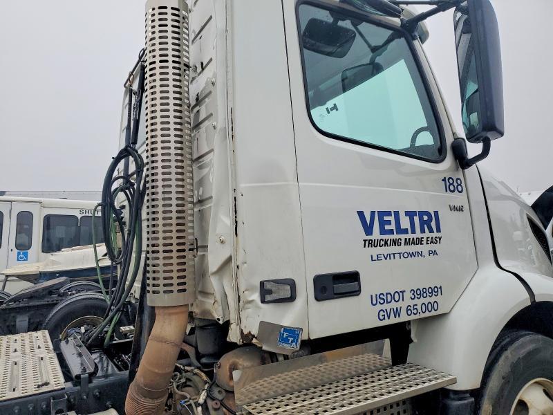 2019 Volvo VNR Semi Truck