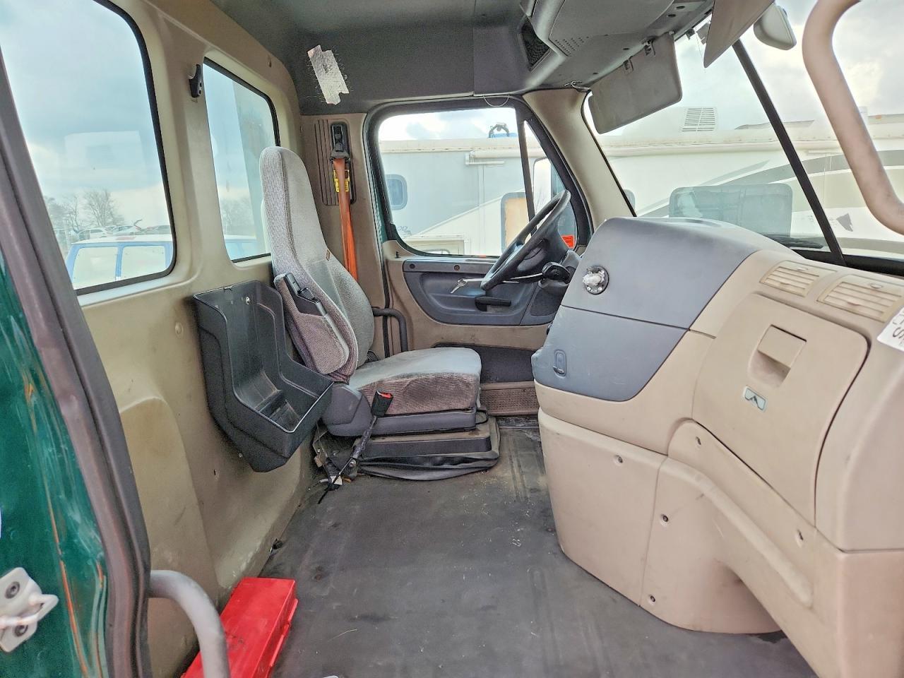 2018 Freightliner Cascadia 113 Semi Truck