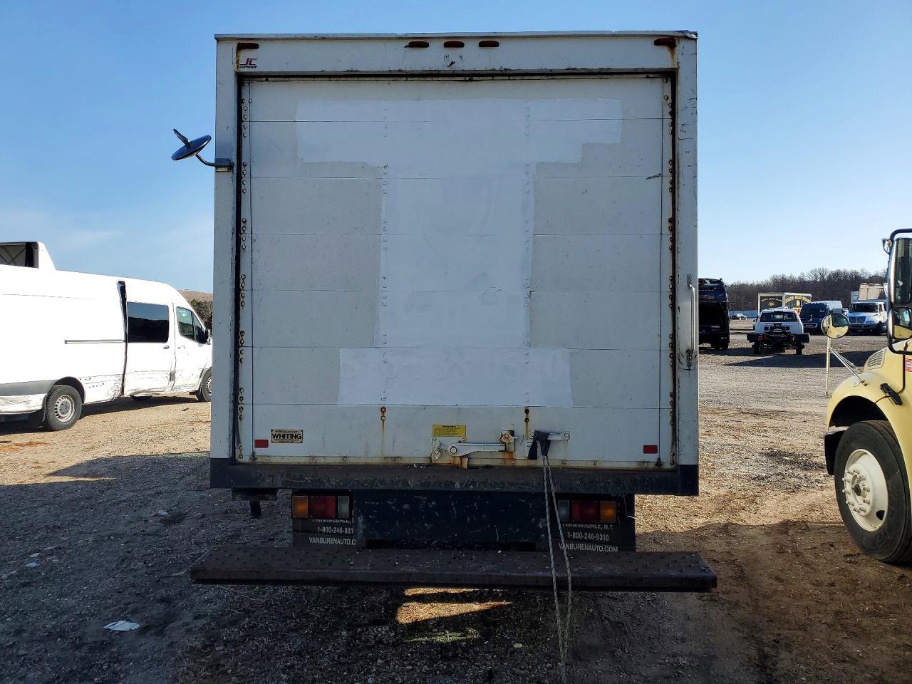 2015 Isuzu NPR HD BOX Truck