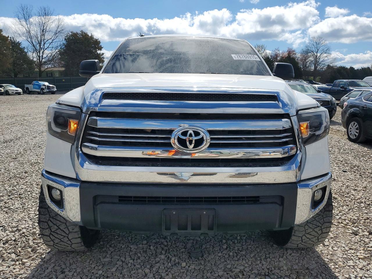 2017 Toyota Tundra SR5