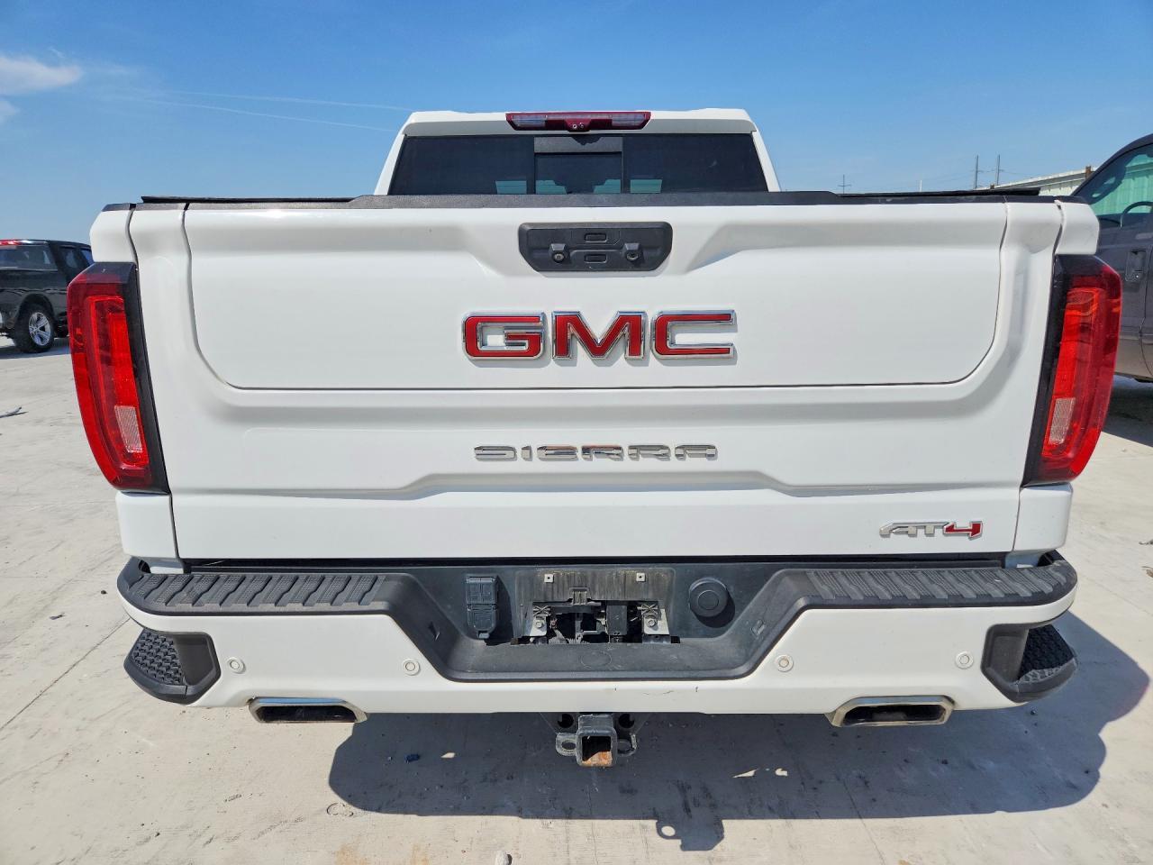 2022 GMC Sierra K1500 AT4