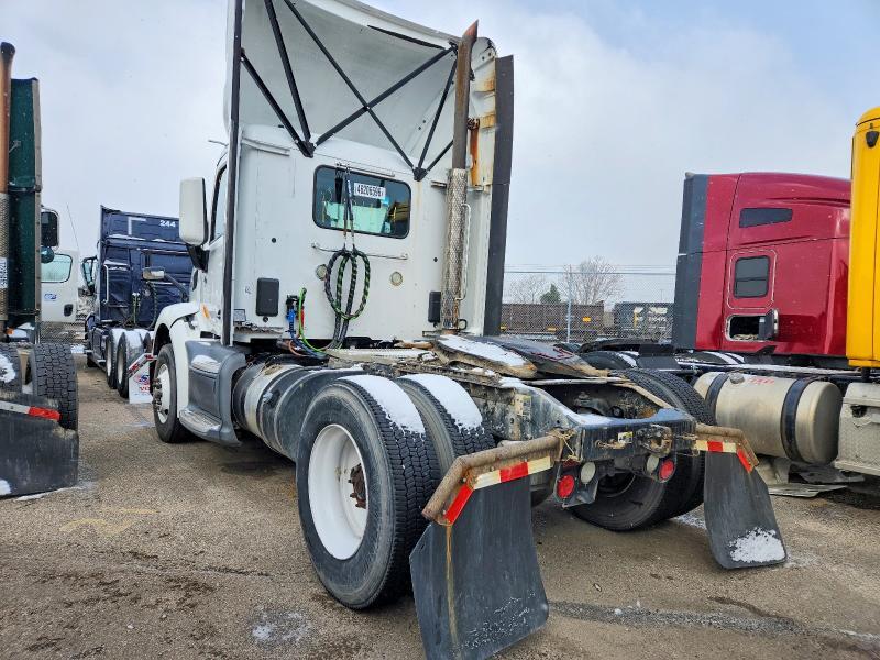 2017 Peterbilt 579 Semi Truck