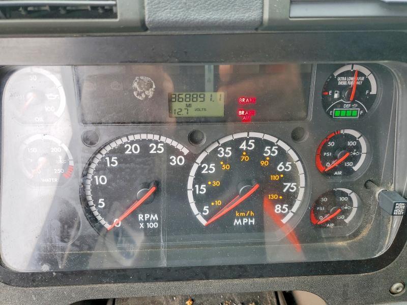 2013 Freigliner 2013 Freightliner Cascadia 1-semi Truck