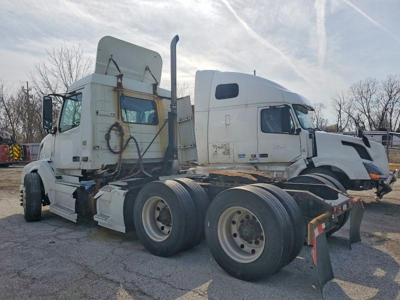 2011 Volvo Vnl Semi Truck