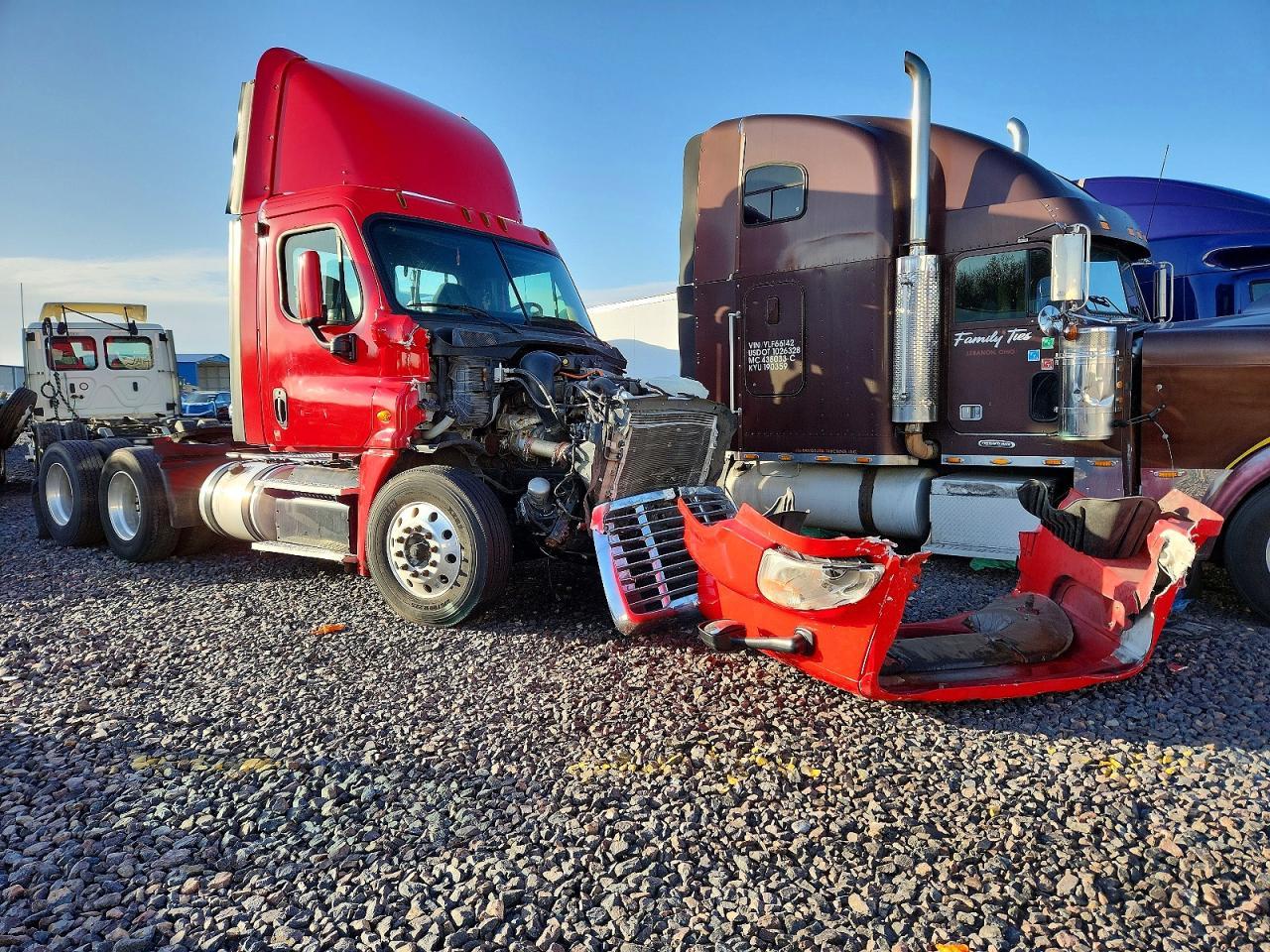2016 Freightliner Cascadia 125 Semi Truck