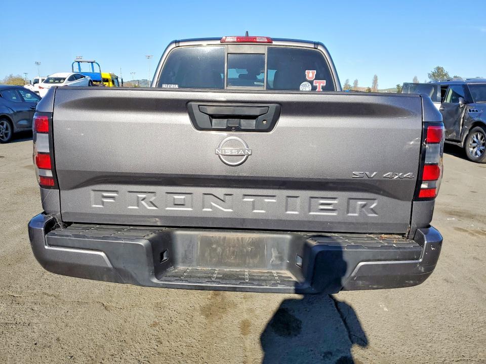 2022 Nissan Frontier SV