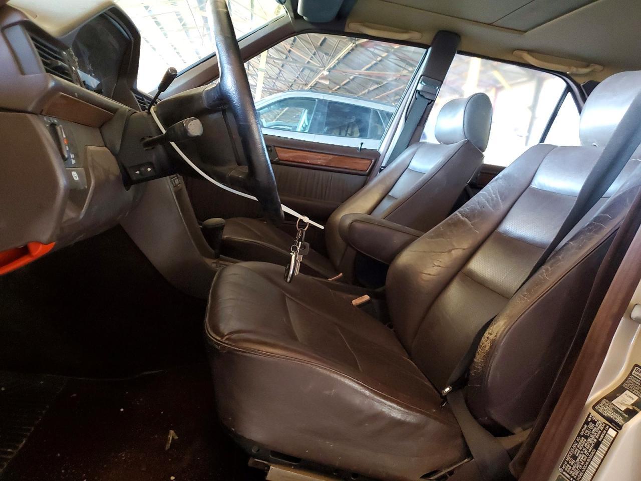 1991 Mercedes-Benz 300 e