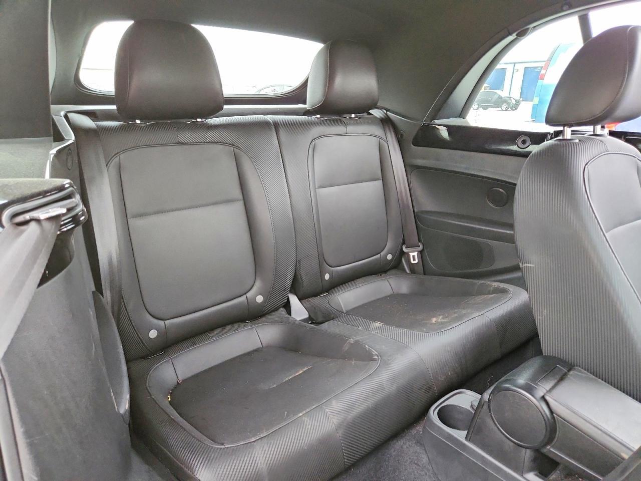 2016 Volkswagen Beetle s