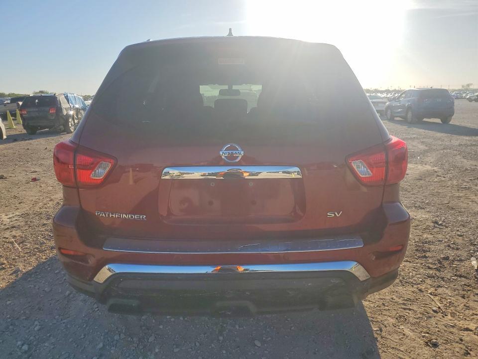 2018 Nissan Pathfinder sv