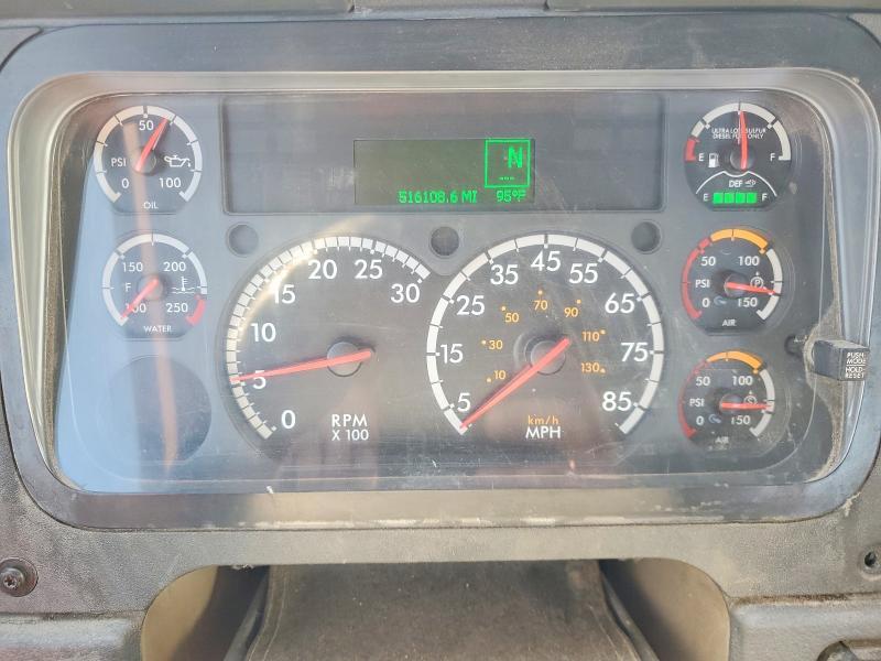 2016 Freightliner Cascadia 1-Semi Truck