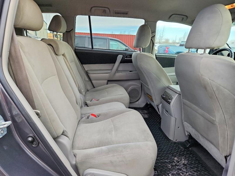 2013 Toyota Highlander Base