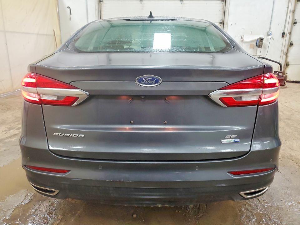 2020 Ford Fusion se