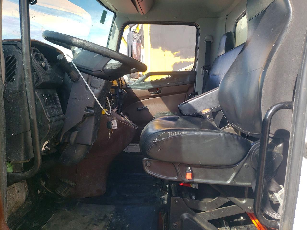 2024 Hino L6 BOX Truck