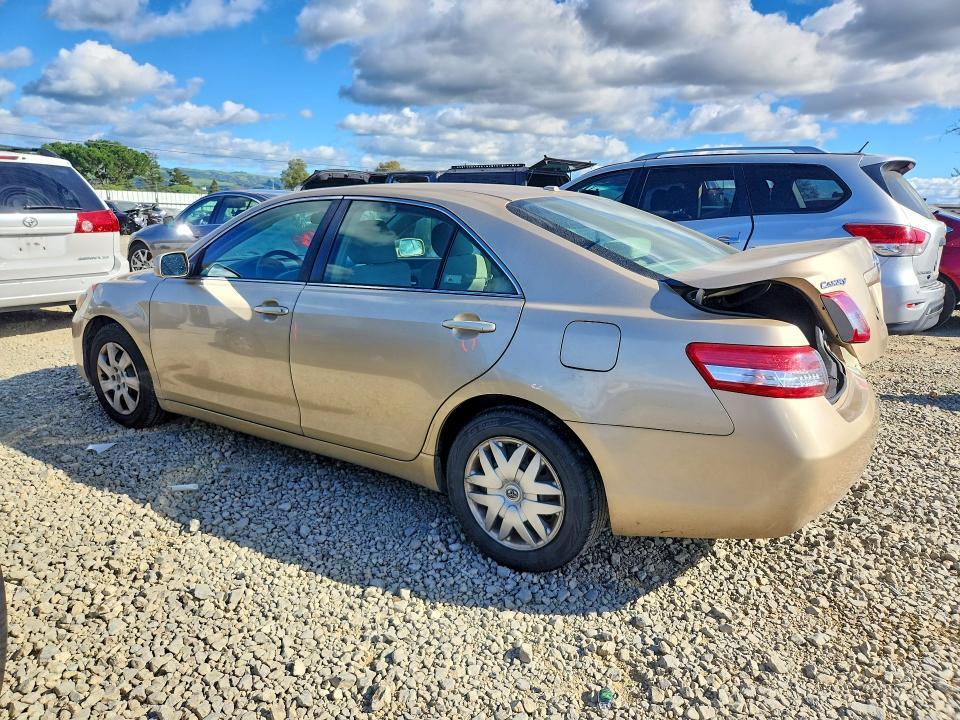 2011 Toyota Camry le