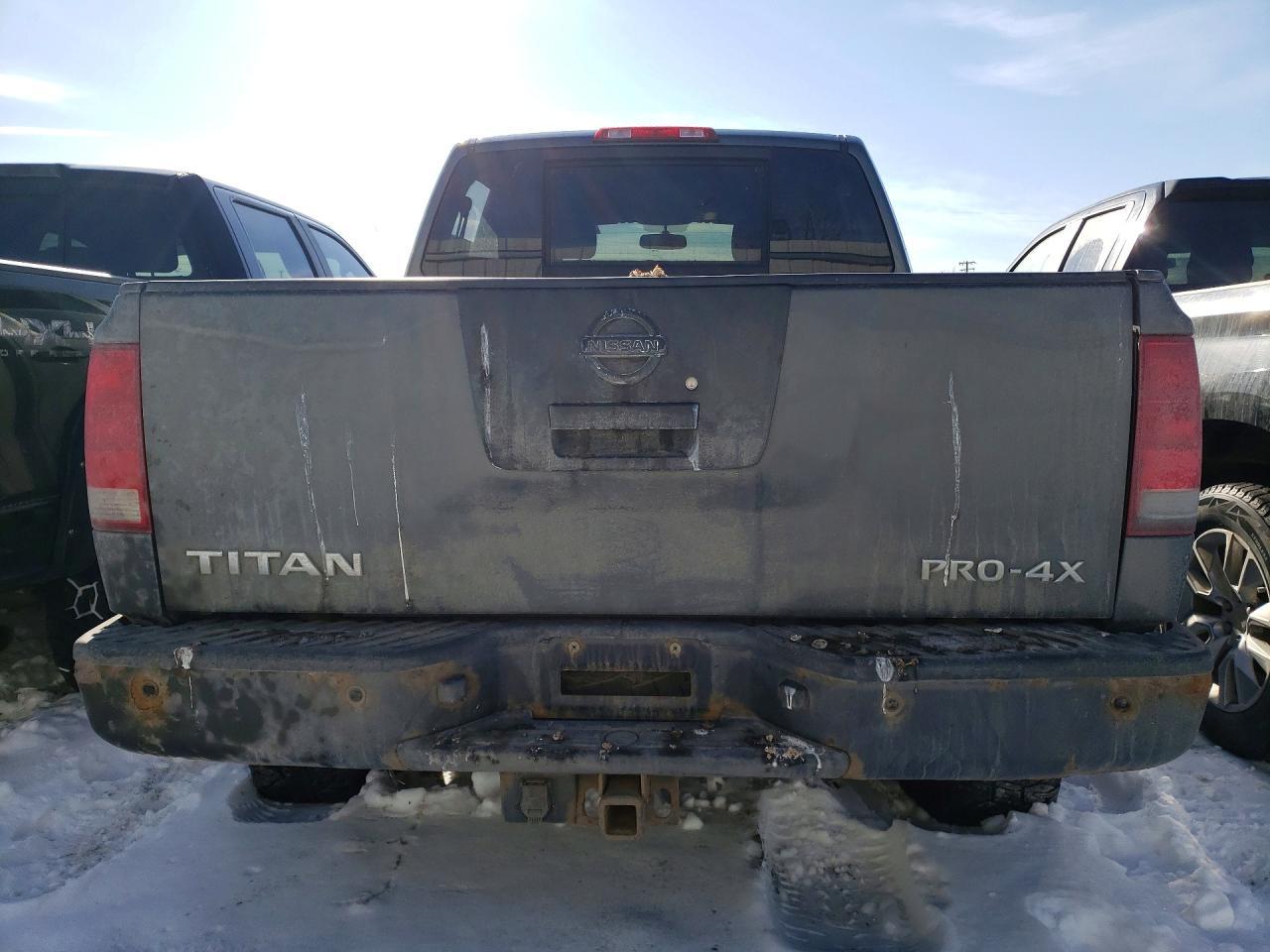 2011 Nissan Titan SV