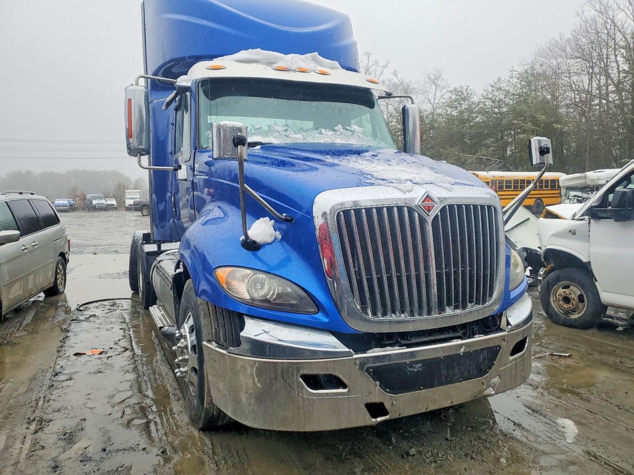 2016 International Prostar Semi Truck