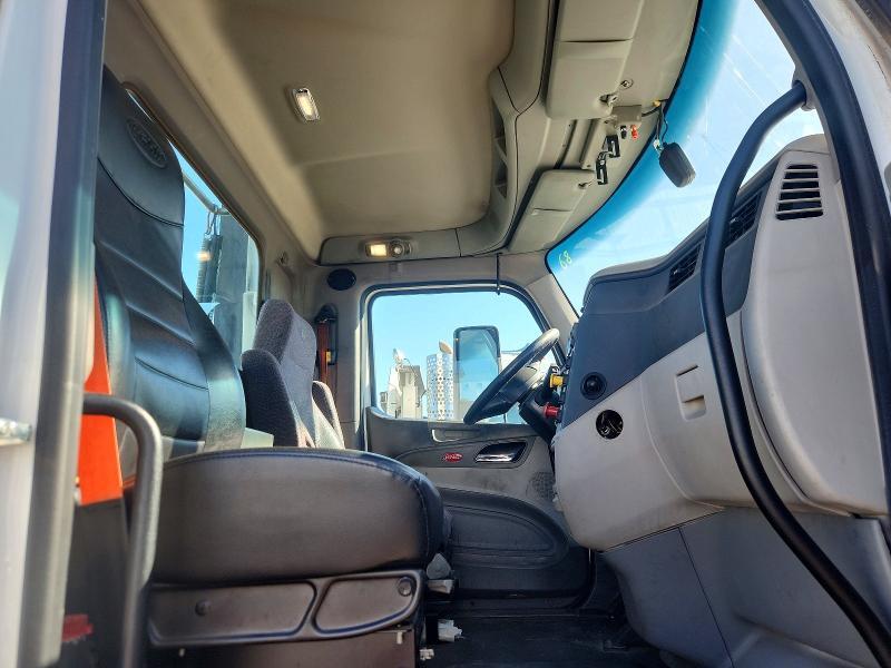 2019 Peterbilt 579 Semi Truck
