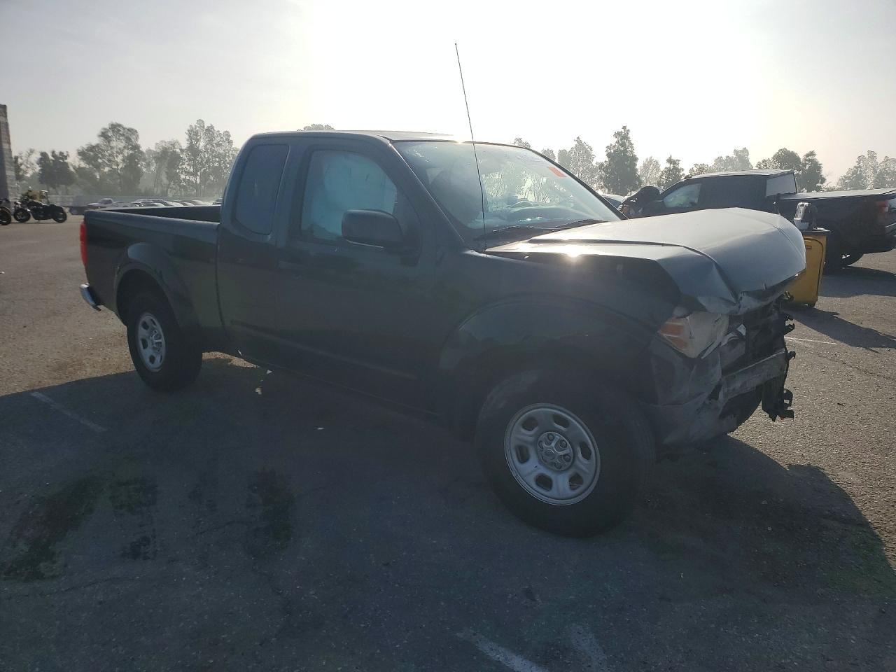 2016 Nissan Frontier S