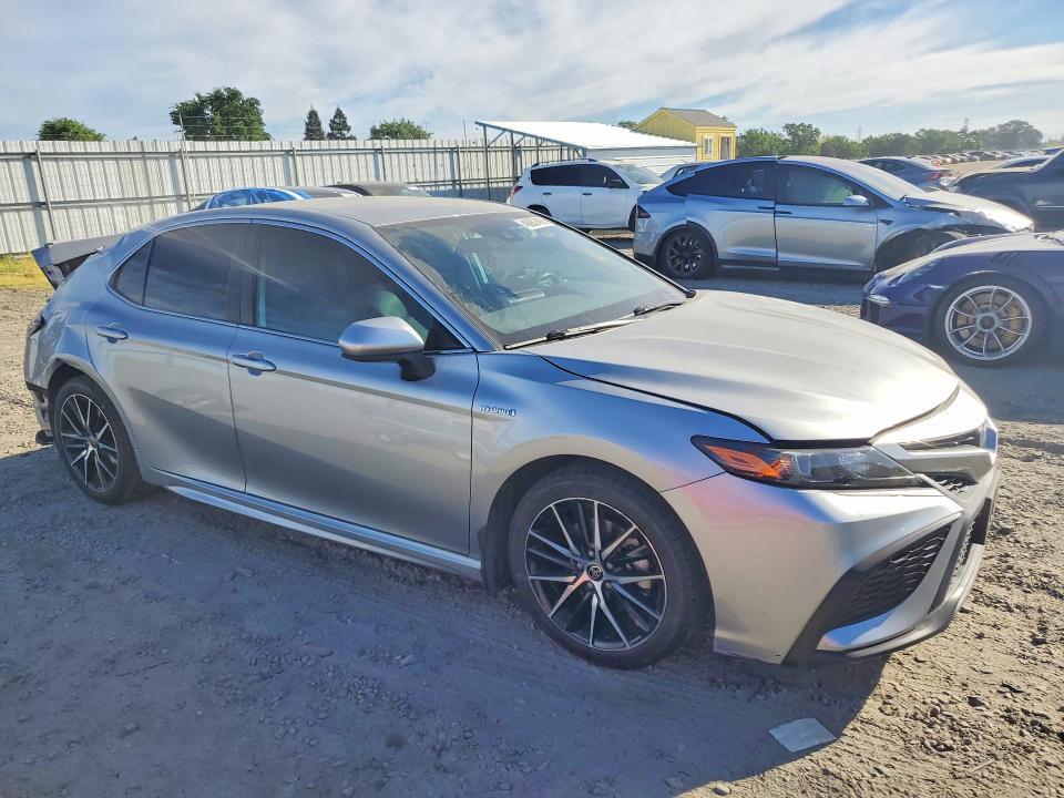 2021 Toyota Camry Hybrid se