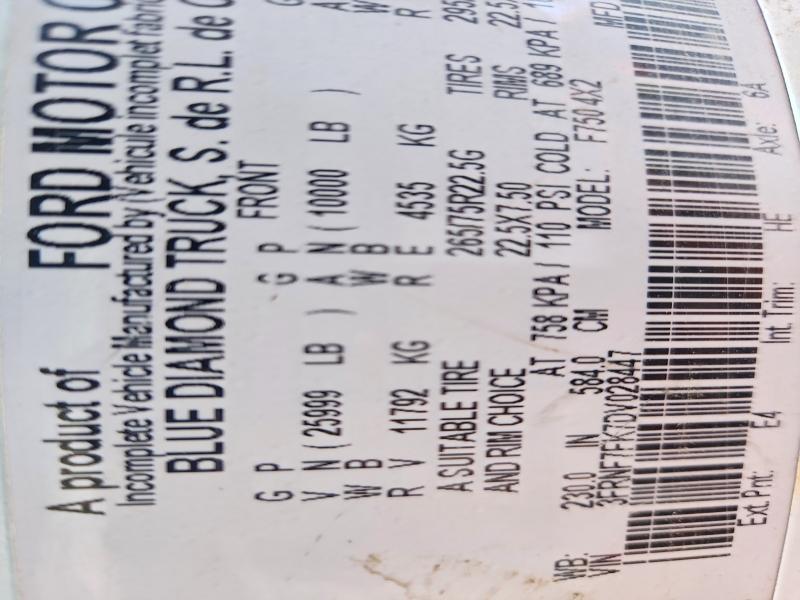 2013 Ford F750 Super Duty Flatbed Truck