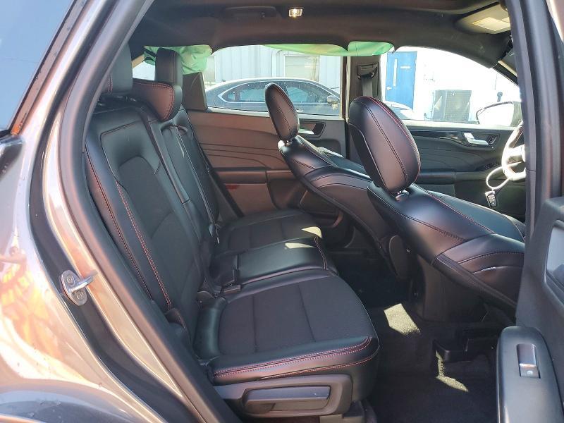 2023 Ford Escape st Line