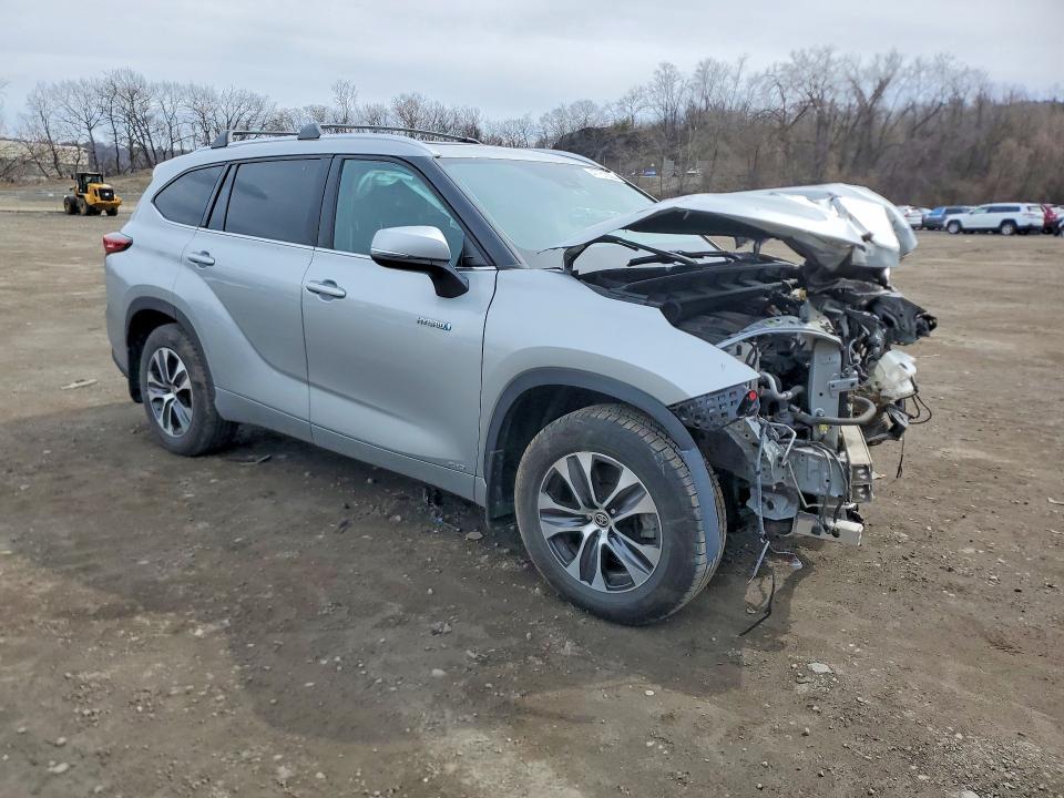 2021 Toyota Highlander Hybrid xle