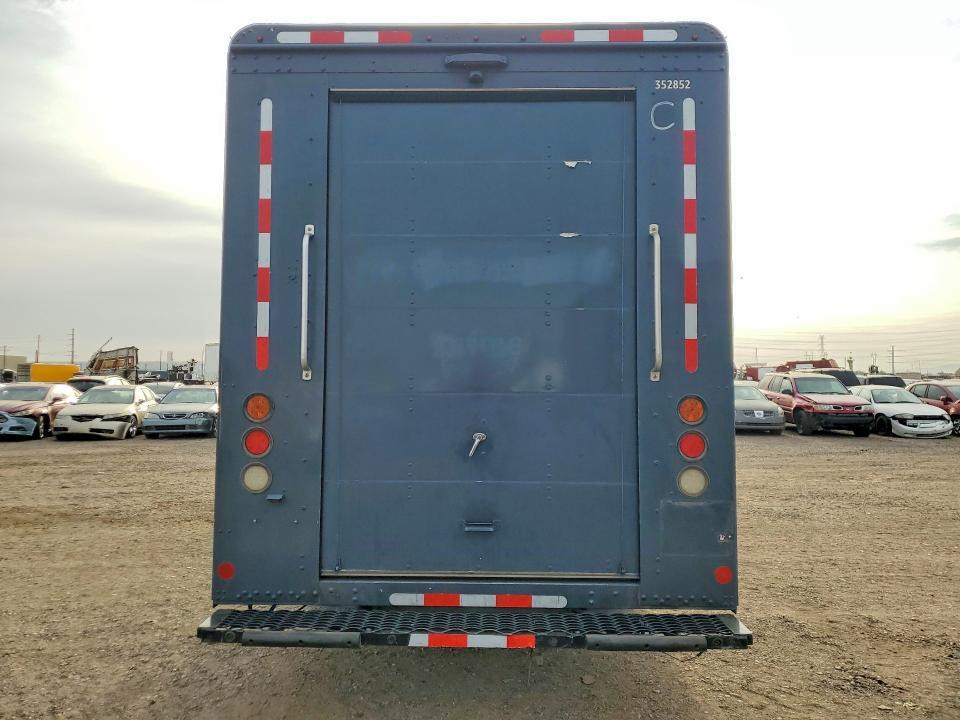 2020 Freightliner MT45G Chassis Delivery Truck